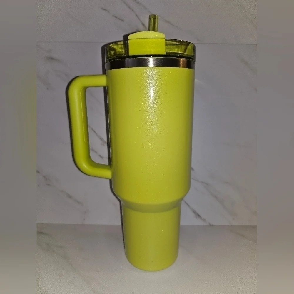 Stanley x Starbucks lime green Stanley- New Viral! - Picture 2 of 5
